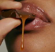 Rhod’e Lip Tint błyszczyk słony karmel peptydowy Salted caramel