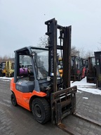 wózek widłowy TOYOTA 7FGF25 LPG 2500kg 4.0m przesuw pozycjoner wideł 2005r