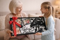 PREZENT NA DZIEŃ BABCI RAMKA NA ZDJĘCIA 3D Z DEDYKACJĄ DUŻA 60CM CZARNA