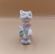 Kot biało złoty kiciuś - ślicznie prosi - mała figurka z porcelany -
