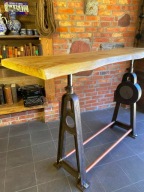 Stół ekspozycyjny, barek, antyk, industrialny.