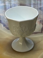 DUŻA BIAŁA SZKLANA MLECZNA CUKIERNICA PUCHAR BOMBONIERA WZÓR HARVEST GRAPE