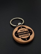 Drewniany brelok Radomiak Radom – grawer z logo, prezent dla kibica