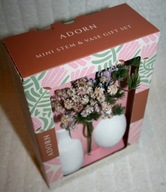 ZESTAW DEKORACYJNY WAZON CERAMIKA + KWIATY 2 SZTUKI ADORN PREZENT GIFT SET