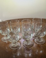 Kieliszki do wódki na nóżce