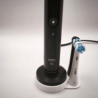 Oral-B iO podstawka na ładowarkę i 2 końcówki (L)
