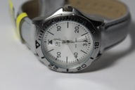 Kobiety klasyczny kwarcowy Zegarek DAMSKI Q&Q QGU57-801 SREBRNY