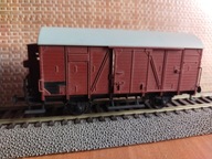 Fleischmann 5330 wagon zakryty, bez napisów, malowany w barwy PKP ep.III/IV