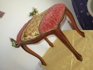 WYTWORNIE PIĘKNA ELEGANCKA PUFA