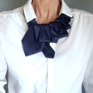 Ozdobny krawat dla kobiet do koszuli