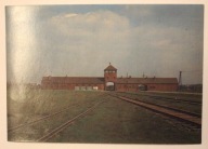 OŚWIĘCIM - BRZEZINKA, AUSCHWITZ - BIRKENAU. Główna brama obozowa