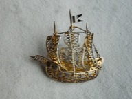 SREBRNA BROSZKA FILIGRAMOWA OKRĘT SREBRO 800