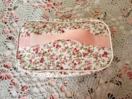 KOSMETYCZKA KUFEREK NA KOSMETYKI KWIATKI KWIATY DROBNE KWIATUSZKI MAŁA