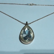 Wisiorek z duzym oczkiem