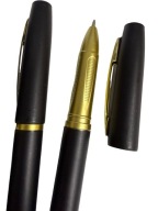Długopis z grawerem czarny ze złotą skuwką żelowy