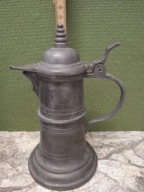 Stary dzbanuszek z cyny - sygnowany