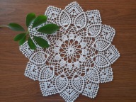 Serwetka szydełkowa z efektem 3D biała 45cm rękodzieło