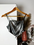 Srebrny metaliczny crop top na ramiączkach Monki, S