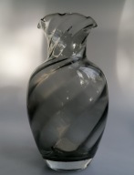 RYFLOWANY SKRĘCONY SZKLANY WAZON ERNST FRIEDRICH NIEMCY