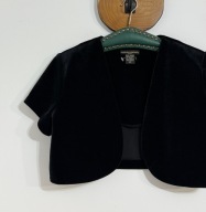 243 czarna elegancka krótka bluzka narzutka welurowa Social Circles M