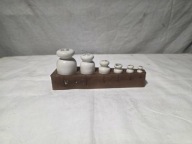 Stare odważniki porcelanowe z okresu Prl-u w etui - zestaw 1/2-20dkg