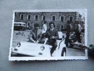 SAMOCHÓD MELEX napis SYRENA AUTOBUS OGÓREK Lata PRL STARA FOTOGRAFIA - 7