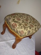 UROCZY WYJĄTKOWO ELEGANCKI PODNÓŻEK