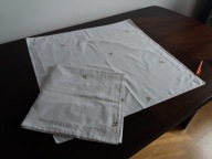 POSZEWKI BAWEŁNIANE Z HAFTEM 70 / 70 cm. 2 szt.