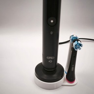 Oral-B iO podstawka na ładowarkę i 2 końcówki kolorowe pierścienie (L)