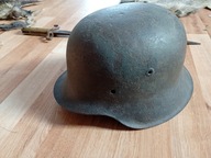 Niemiecki hełm m42 w farbie