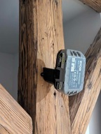 Ryobi ONE+ - uchwyt baterie