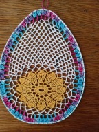 Serwetka .szydełkowa na obręczy met.jajko 27 x 20 cm