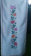 Bardzo ładny bieżnik z haftem kwiatowym - 119cm x 54 cm !!- bdb !!