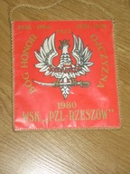 WSK PZL - RZESZÓW 1980 BÓG HONOR OJCZYZNA proporczyk z PRL