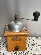 Drewniany młynek do kawy Geschmiedetes Mahlwerk