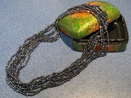 DŁUGI 480CM NASZYJNIK MIENIĄCE SIE ELEGANCKIE DŁUGIE KORALE KORALIKI