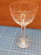 kieliszek kryształowy średnio mały niemcy? holandia? SCHOTT? BOHEMIA?