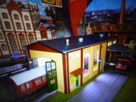 Warsztat Naprawy Wagonów z Oświetleniem LED w H0