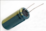 Kondensator 5600 uF 20% 6,3V 13X30mm 105° r=5 Jamicon cena za 2 szt 2-4-6