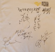 Koszulka z autografami Elektrycznych Gitar z Dni Gminy Tarnowo Podgórne2024