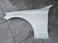 MERCEDES A-KLASA W176 LEWY BŁOTNIK PRZÓD A1768810101 C235