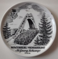 Porcelanowy pamiątkowy talerzyk ze skoczni narciarskiej