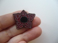 Pin przypinka broszka - Demogorgon z serialu "Stranger Things"