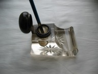 Przedwojenny KAŁAMARZ NA BIURKO + OBSADKA-PIÓRO MACZANE