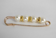 ELEGANCKA BROSZKA AGRAFKA POZŁACANA CYRKONIE PERŁY