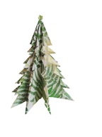 Choinka z papieru z koralikiem