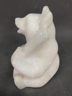 Figurka alabastrowa miś z bałałajką