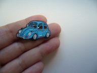 PIN PRZYPINKA BROSZKA SAMOCHÓD GARBUS