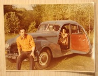 Auto - CIEKAWE, STARE, MAŁE ZDJĘCIE - KOLOR, WYMIARY 116 mm x 87 mm