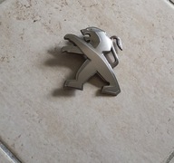 PEUGEOT 308 T9 EMBLEMAT ZNACZEK LOGO MASKI PRZÓD 9802463377